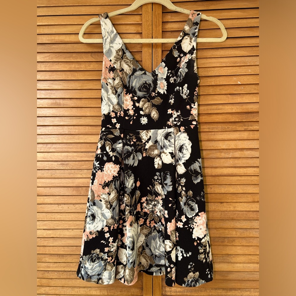 Cute Multicolored Floral V-Neck Mini Dress with Zipper & Gold Accents